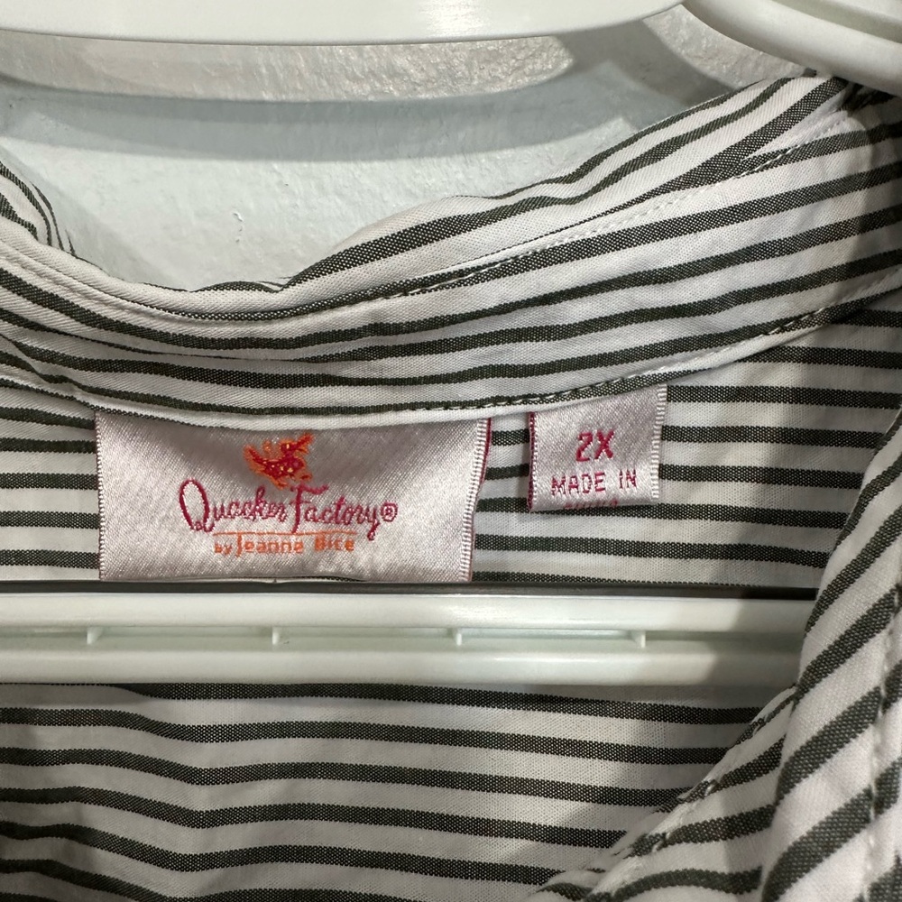 Quacker Factory Black and White Striped Blouse - Picture 2 of 4